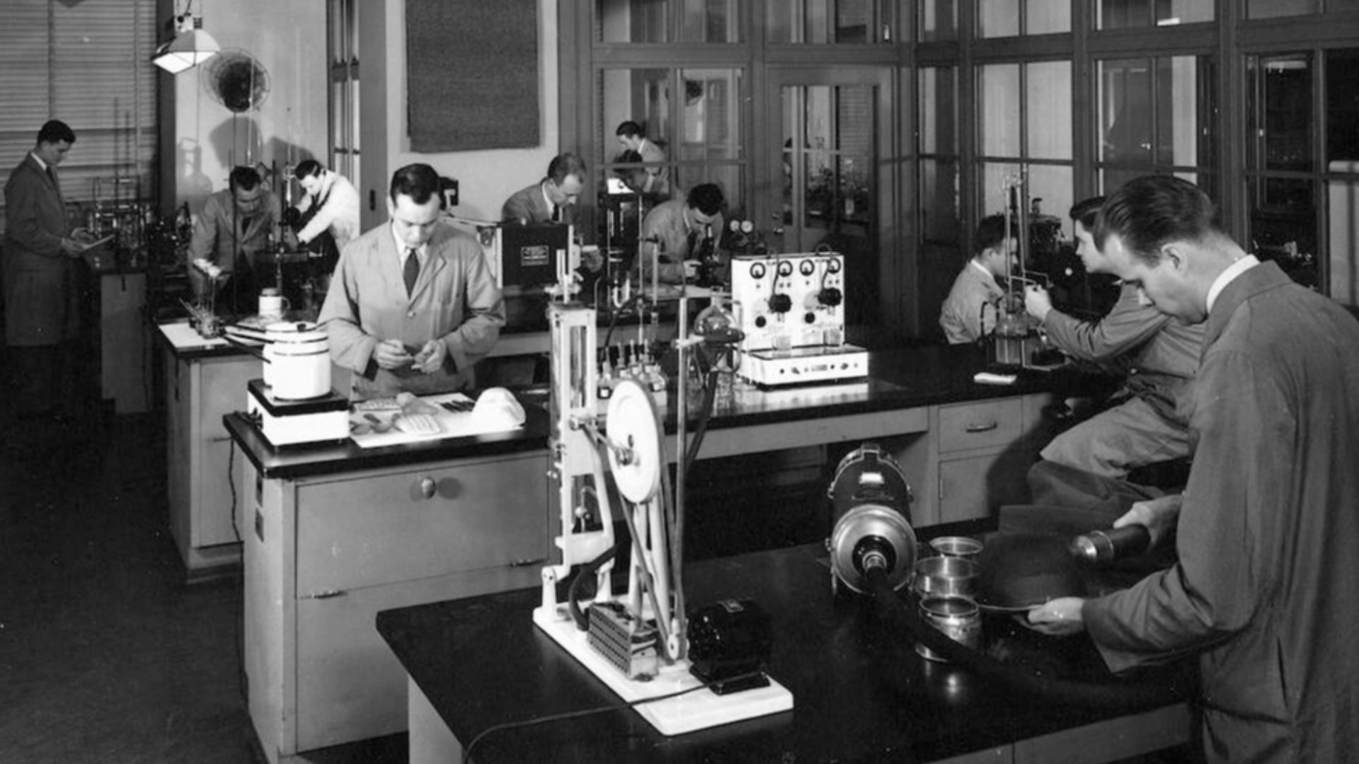 File:Fbi-lab-1940.jpg