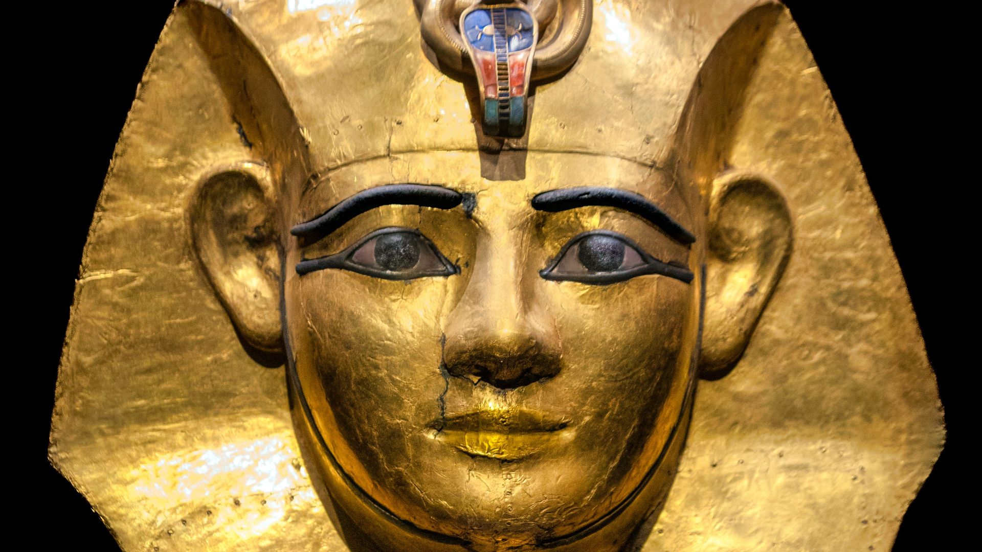 File:Mask of pharaoh Amenemope cropped.jpg
