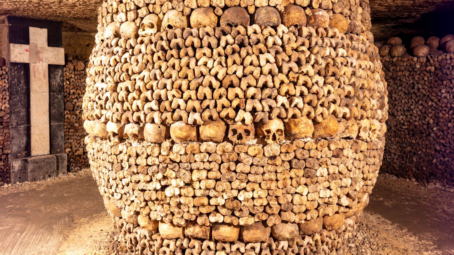 File:Catacumbas, París, Francia, 2022-11-01, DD 117-119 HDR.jpg