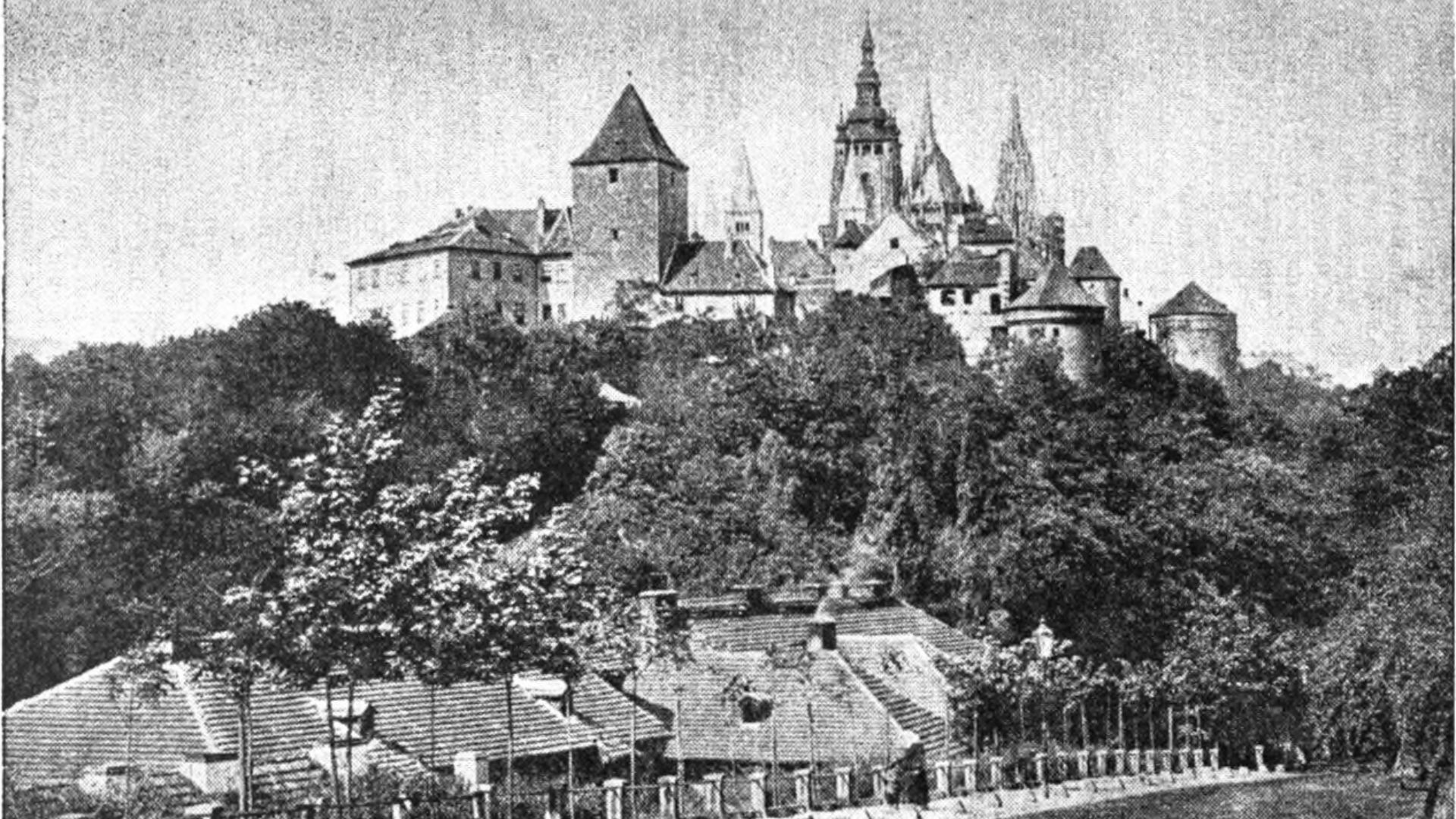 File:Royal Castle of Hradčany, Prague, in The Bohemian Review, vol2.jpg