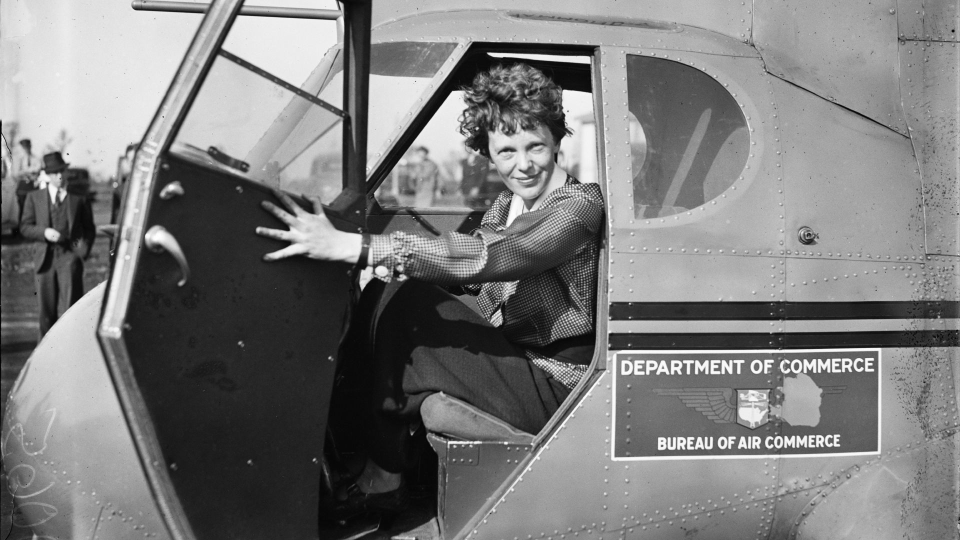 File:Amelia Earhart LOC hec.40747.jpg