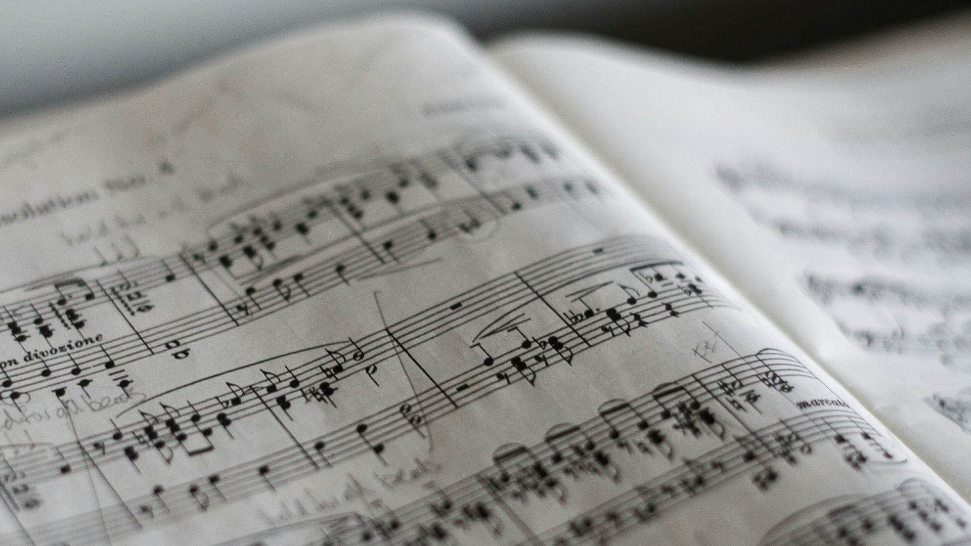 tilt selective photograph of music notes