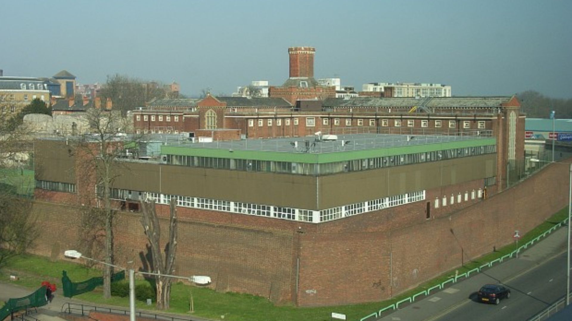 File:The prison, Reading - geograph.org.uk - 386266.jpg