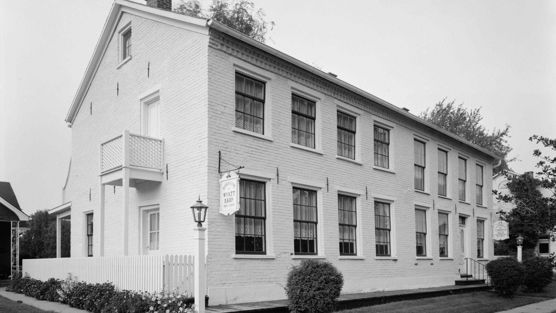 File:Wyatt Earp House.jpg