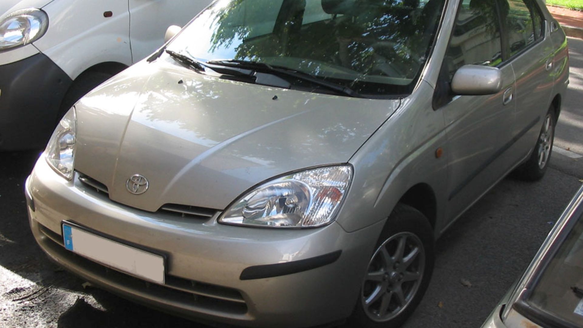 File:Toyota Prius 1 (1997-2004) face.jpg