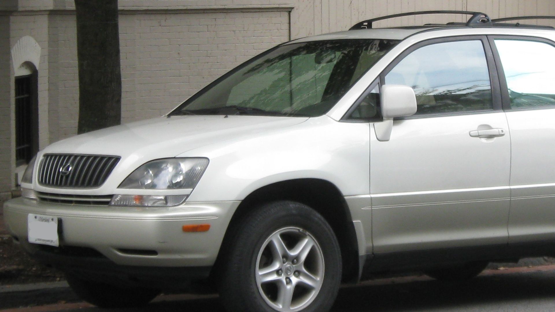 File:1st.Lexus.RX.jpg