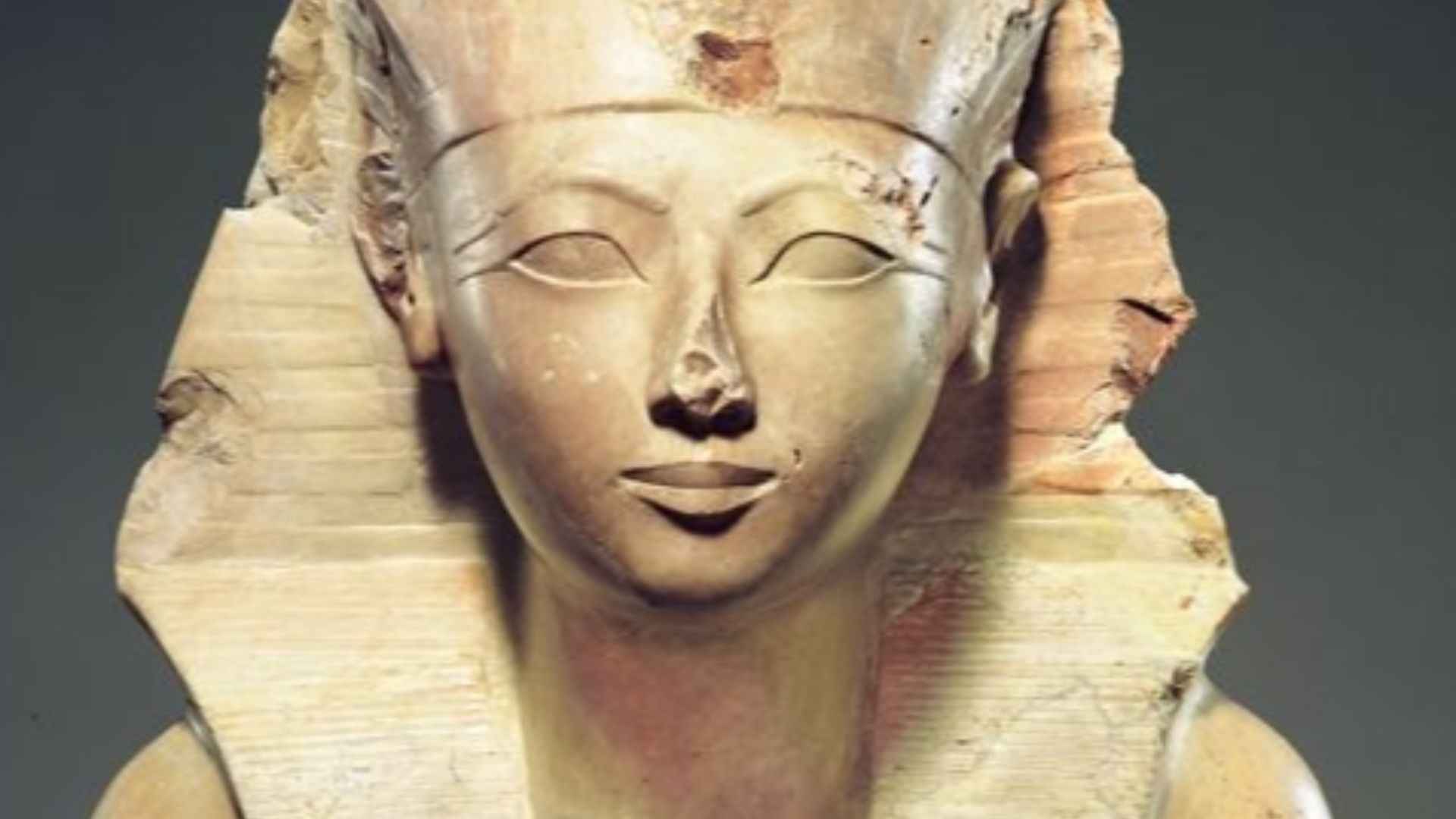 File:Seated Statue of Hatshepsut MET Hatshepsut2012.jpg