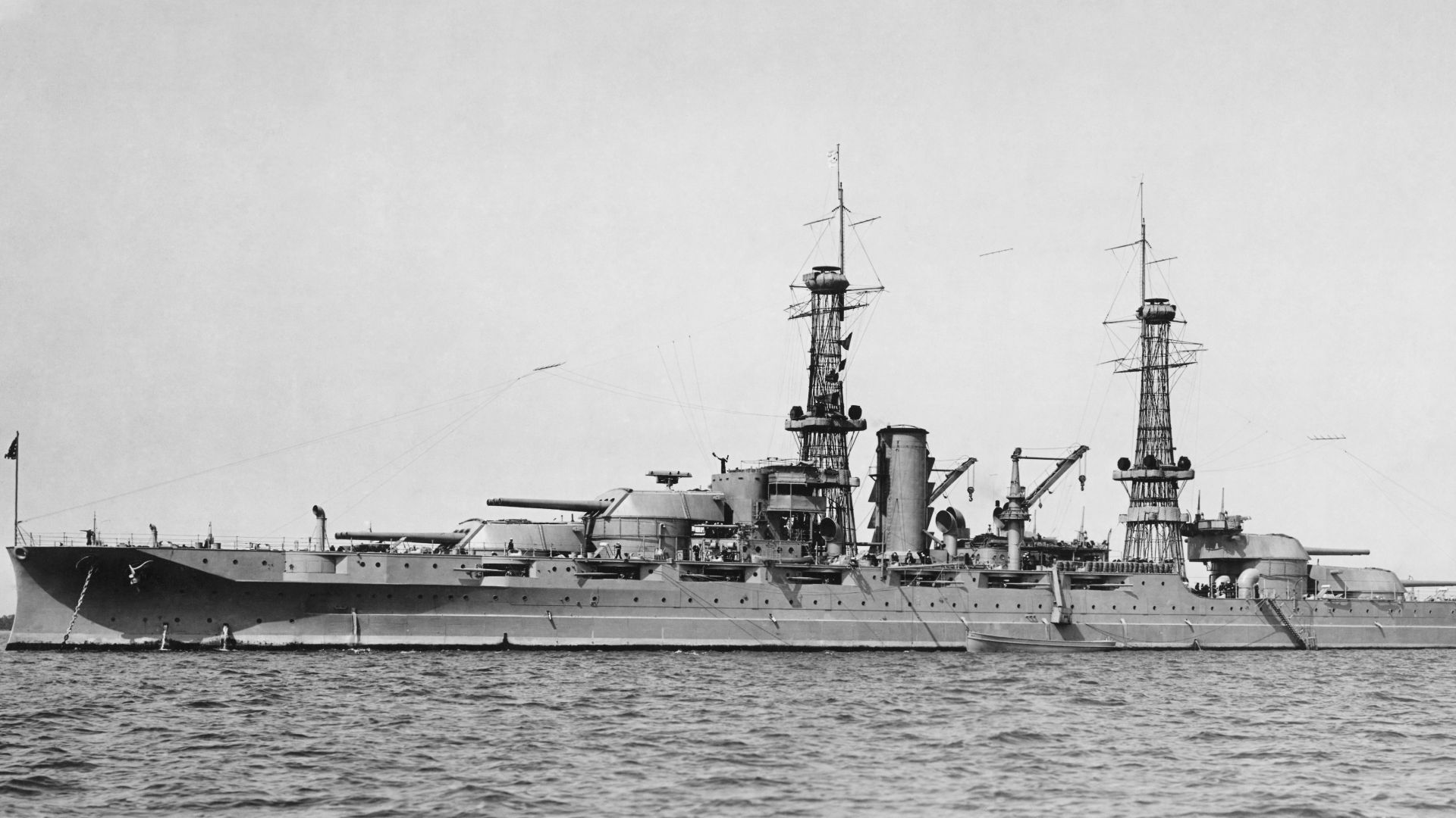 File:Arizona (BB39) Port Bow, Underway - NARA - 5900075 - 1930.jpg