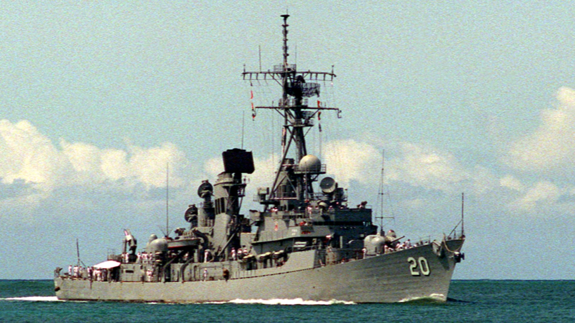 File:USS Goldsborough (DDG-20) underway off Pearl Harbor on 1 June 1991 (6475036).jpg