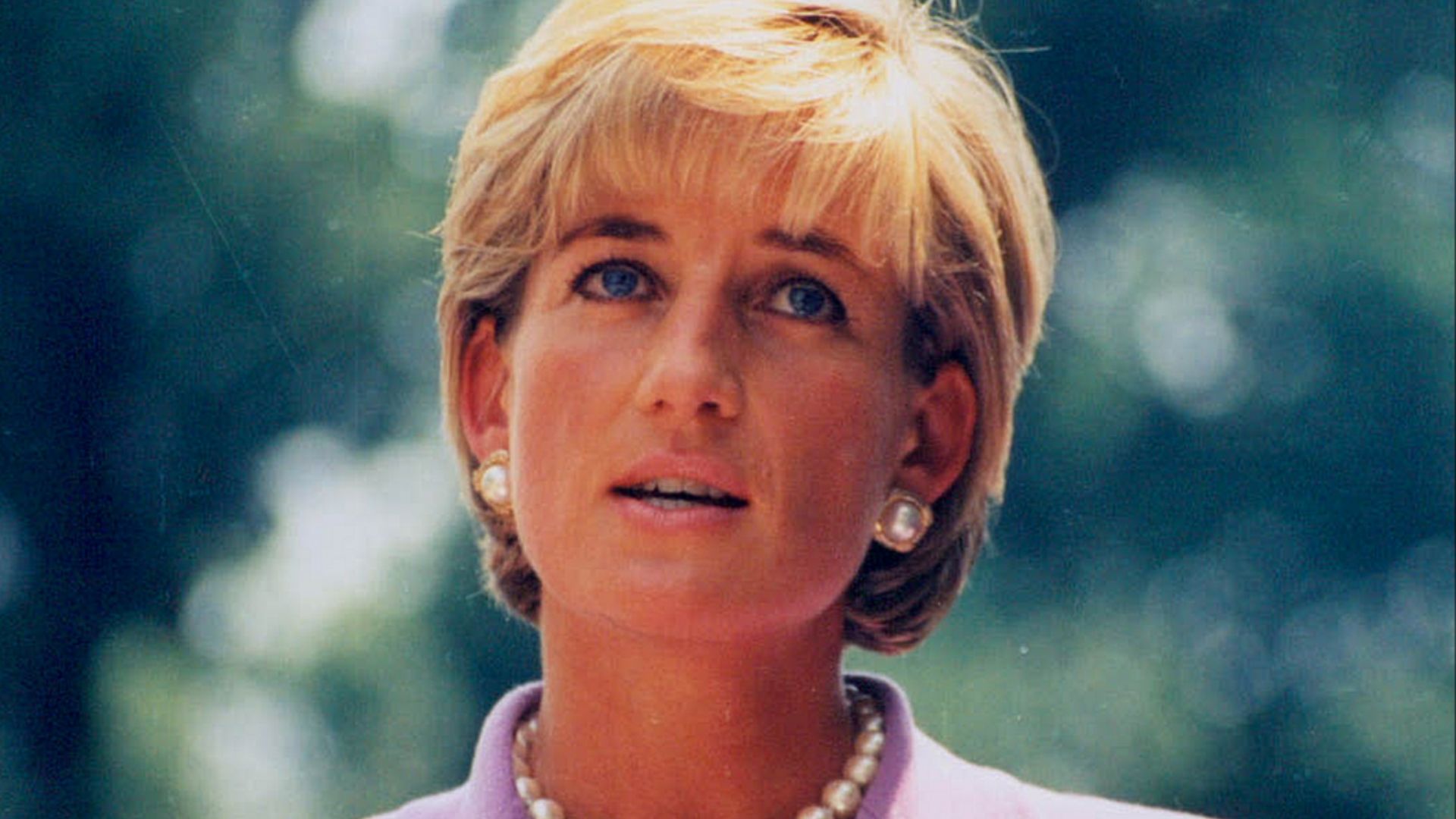 File:Princess Diana (Red Cross) (5139757342).jpg