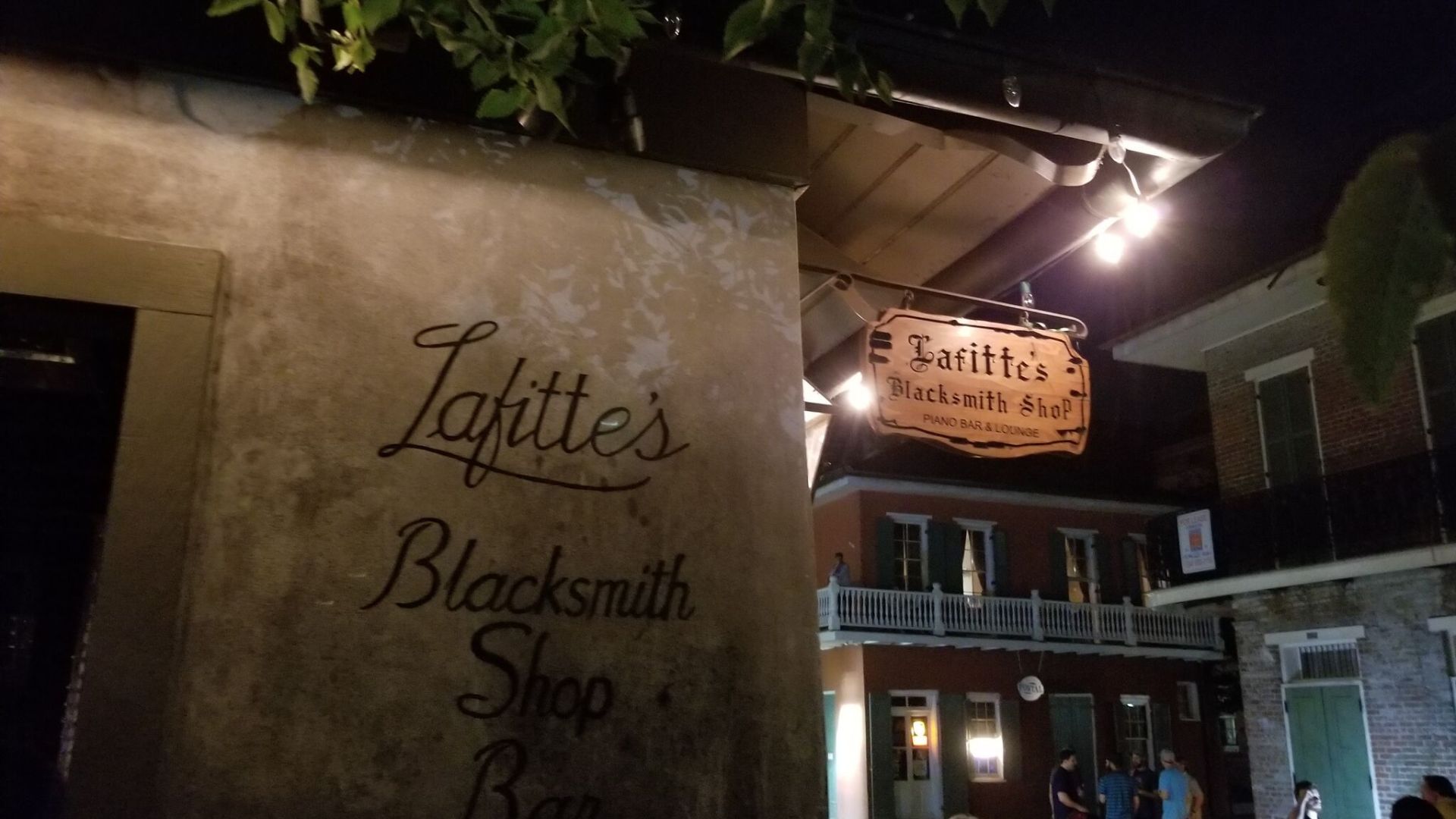 File:Jean Lafitte's Blacksmith Shop - Night (New Orleans).jpg