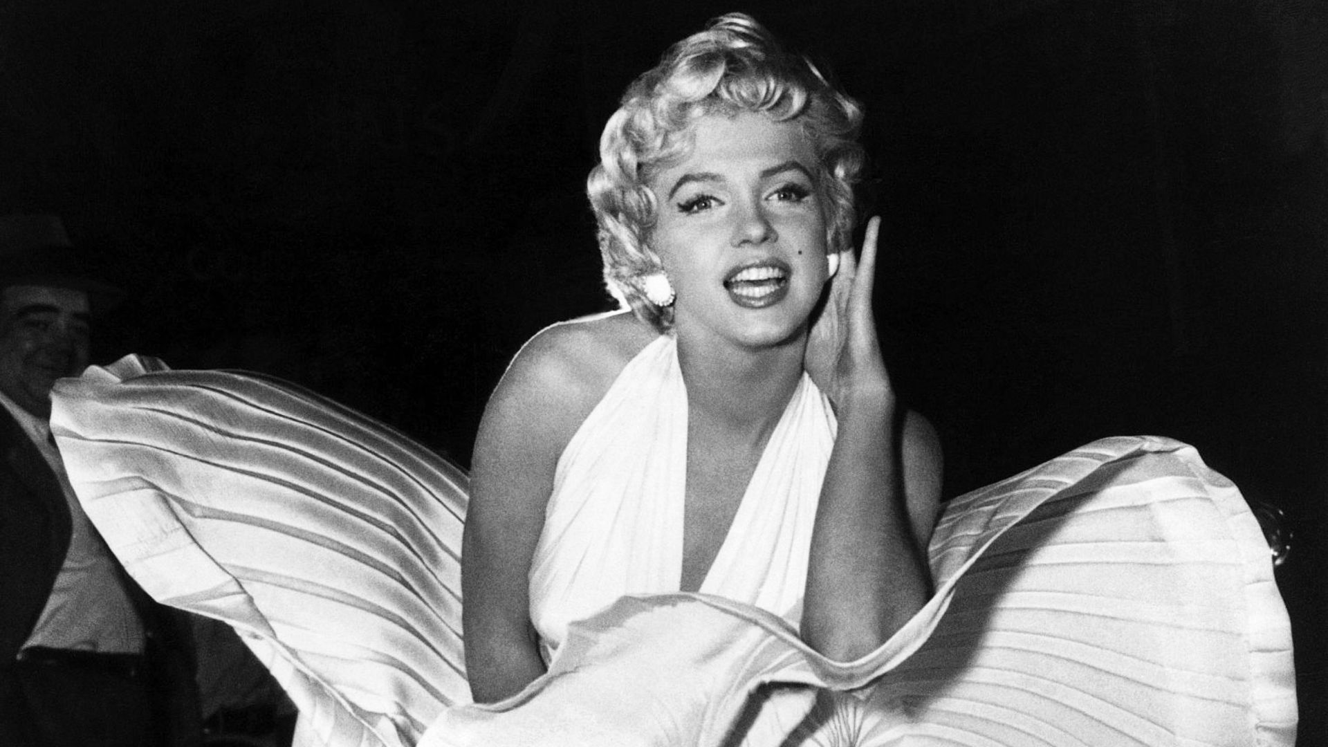 File:Marilyn Monroe photo pose Seven Year Itch, edit.jpg