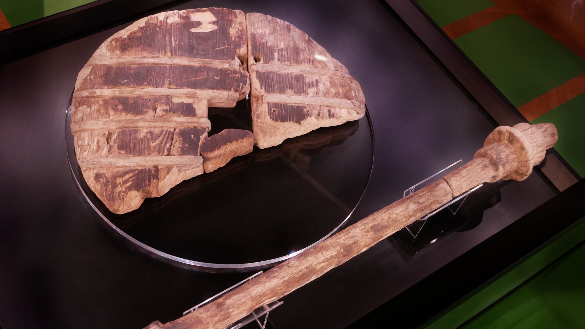 File:Ljubljana Marshes Wheel with axle (oldest wooden wheel yet discovered).jpg