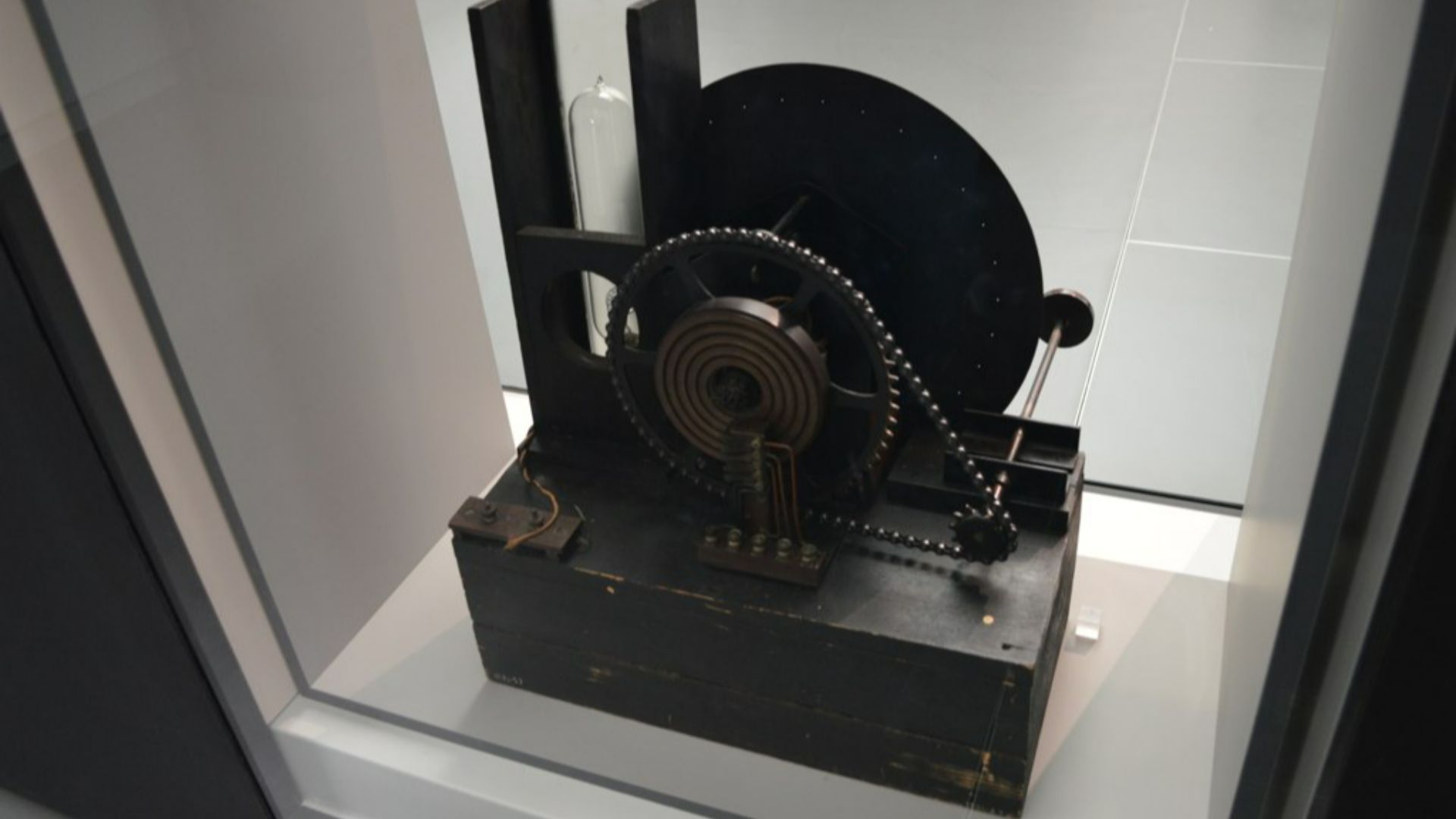 File:John Logie Baird's first TV Science Museum, London.jpg
