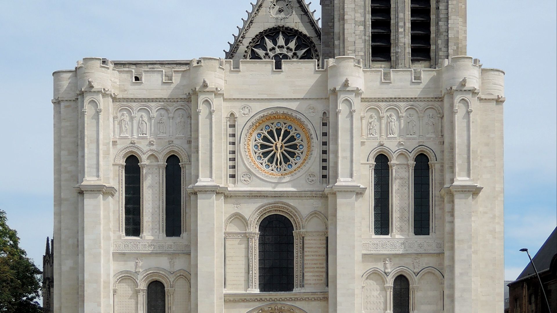 File:Saint-Denis - Façade.jpg