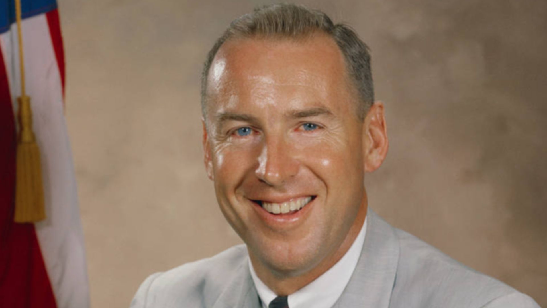 File:Jim Lovell in 1964.jpg