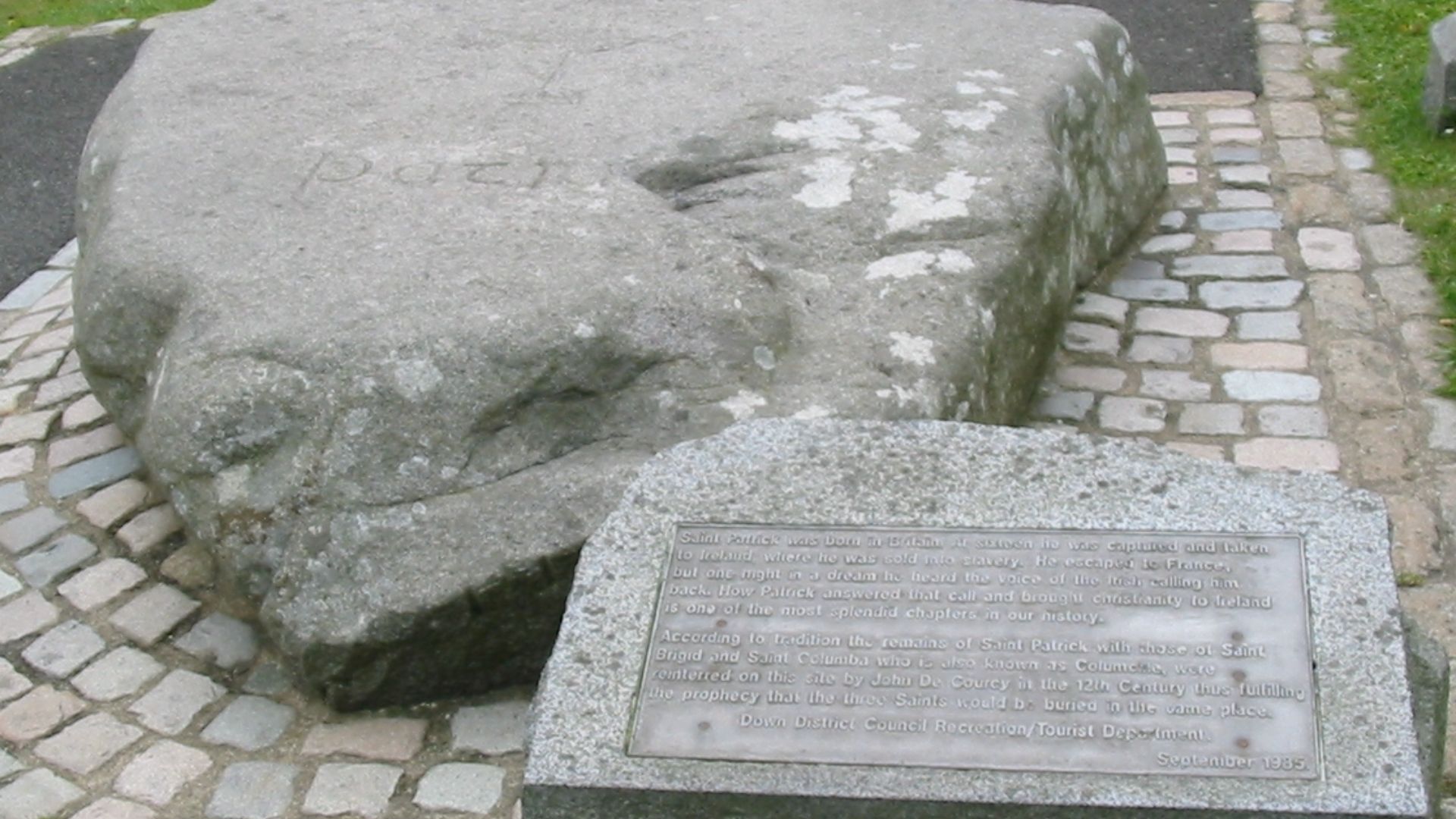 File:Saint Patrick's grave Downpatrick.jpg