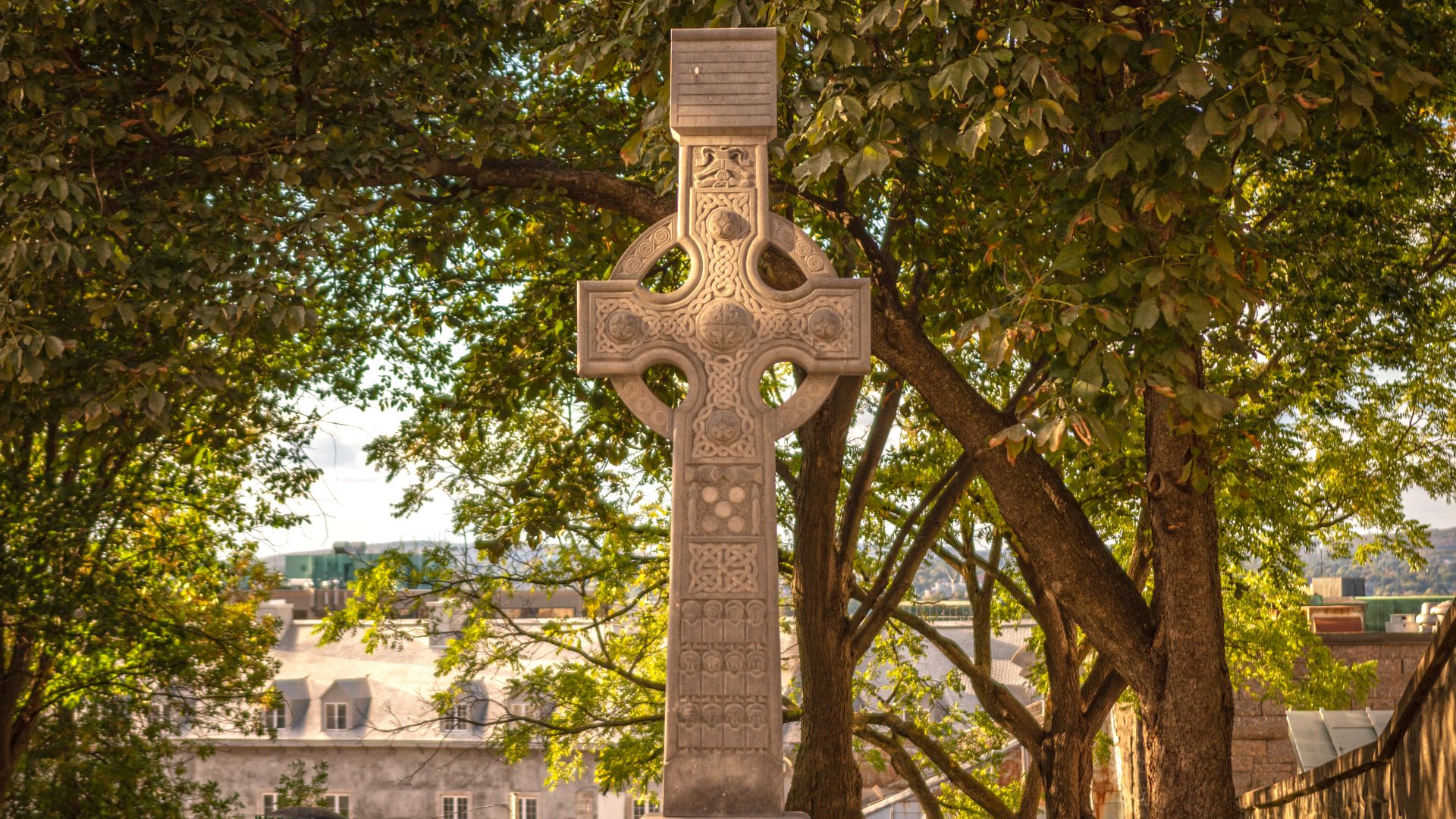 File:Celtic Cross at the Artillery Park 1.jpg