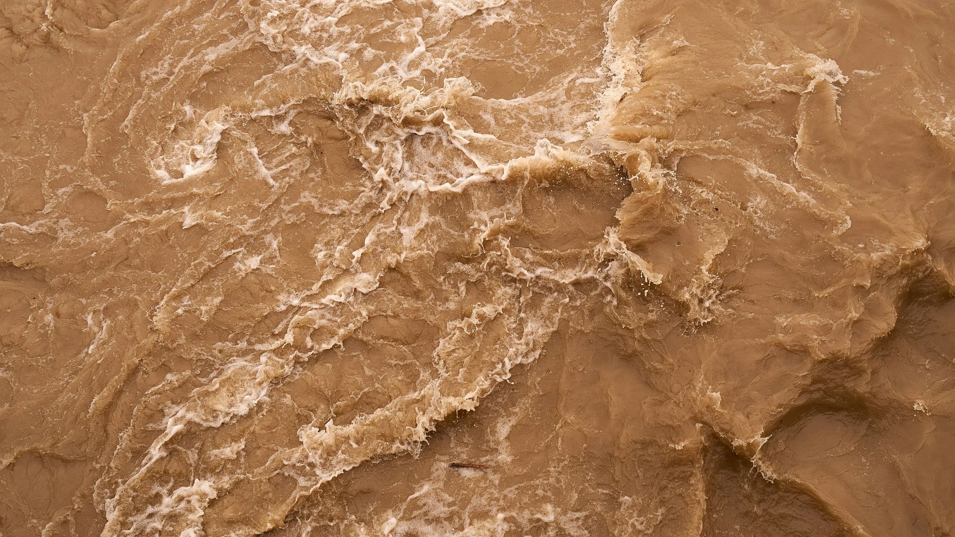 white and brown sea waves