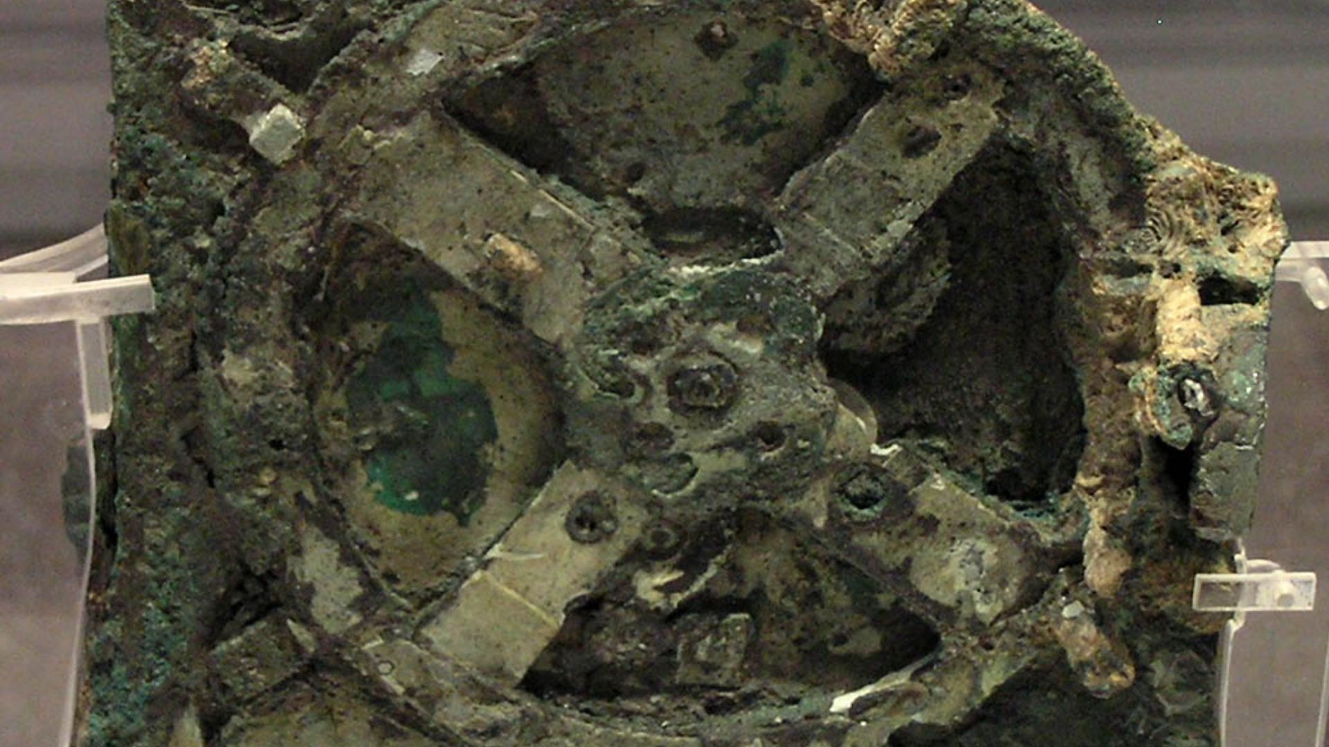 File:NAMA Machine d'Anticythère 1.jpg