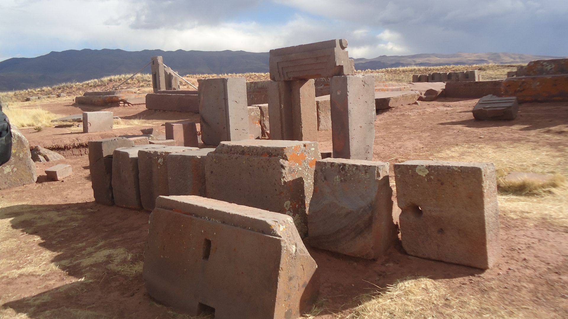 File:Puma Punku pile of rocks.JPG