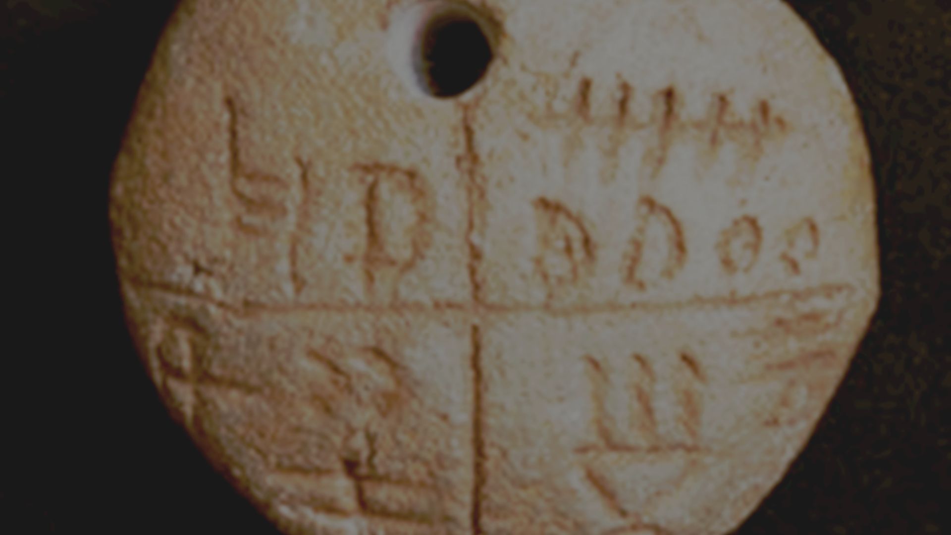 File:Tărtăria Amulet Tablet.png