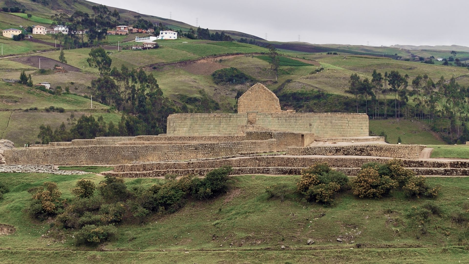 File:Ingapirca Canari-Incan ruins seen from Ingapirca.jpg