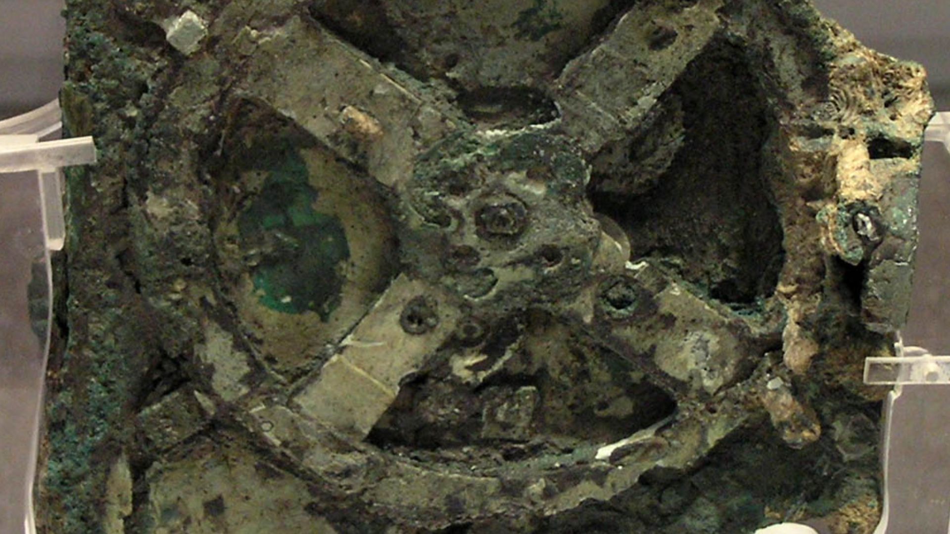 File:NAMA Machine d'Anticythère 1.jpg