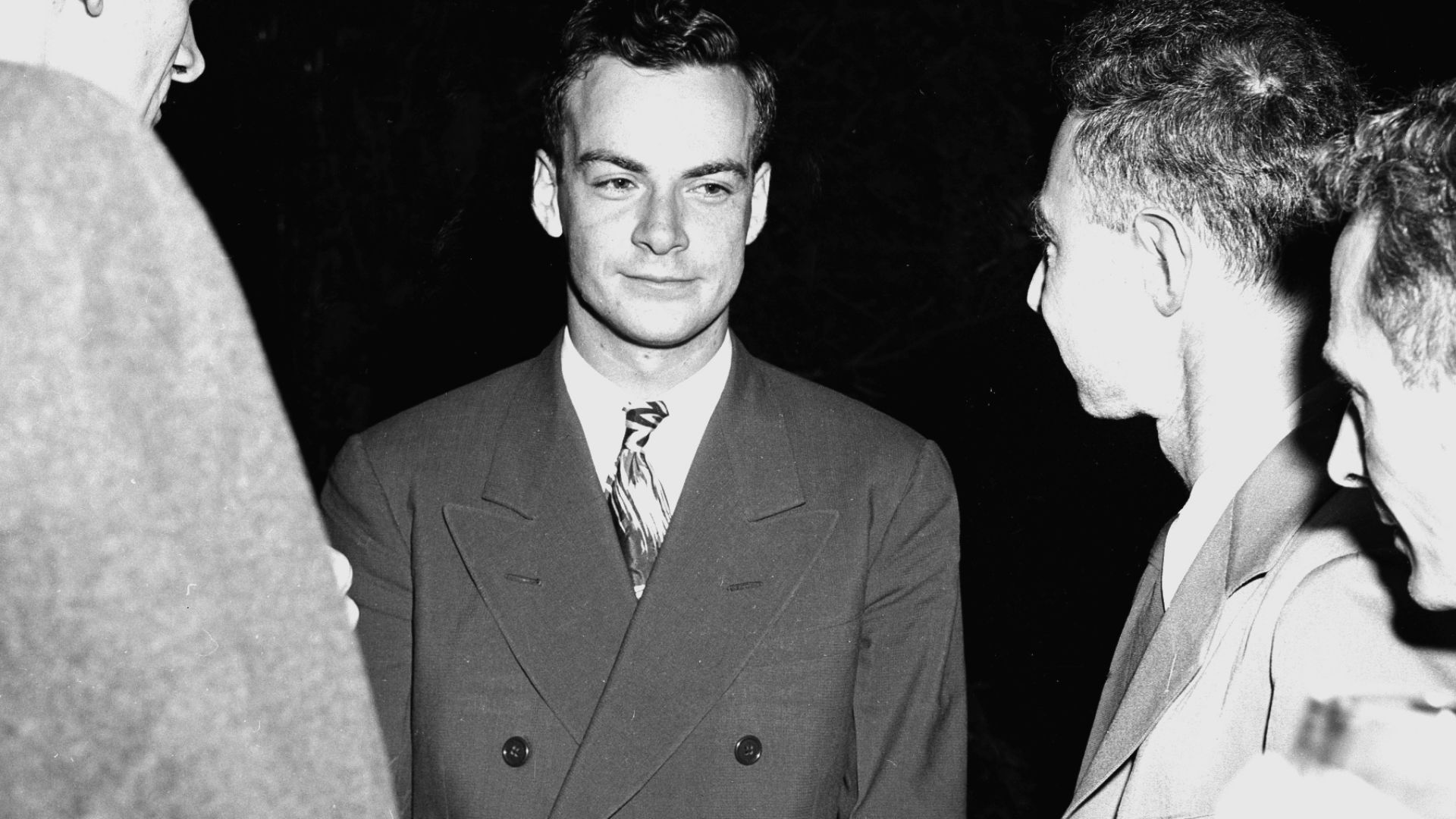 File:Feynman and Oppenheimer at Los Alamos.jpg