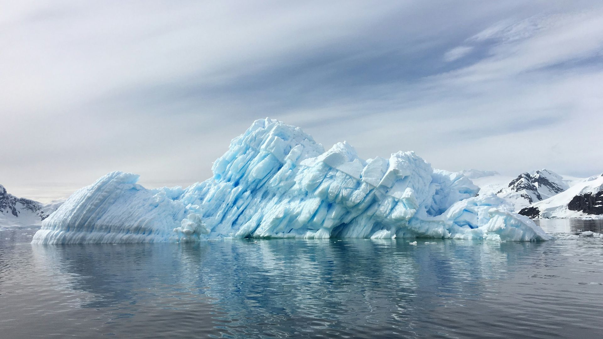 selective focus of white snow butte