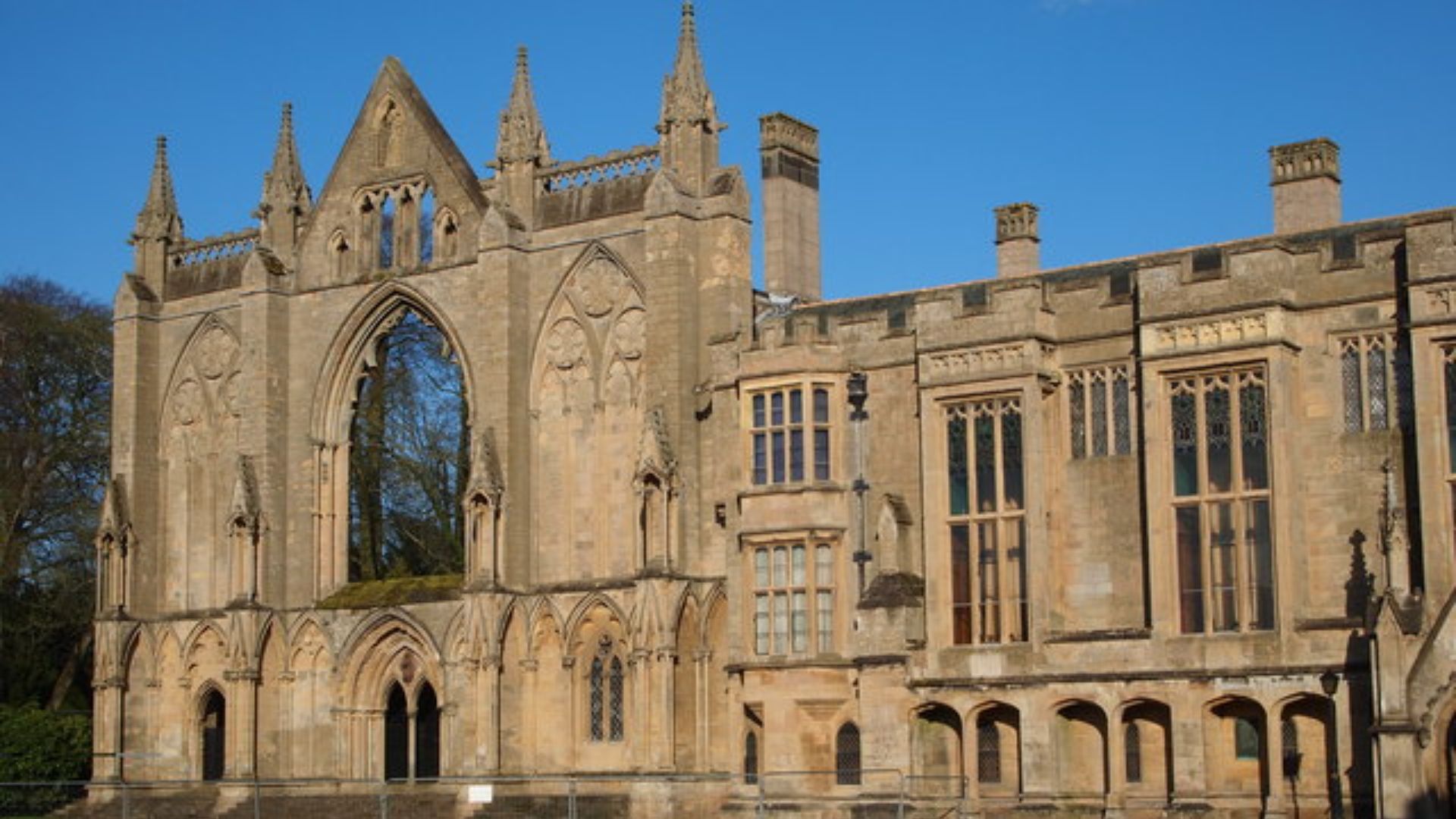 File:Newstead Abbey, Nottinghamshire (geograph 2838829).jpg
