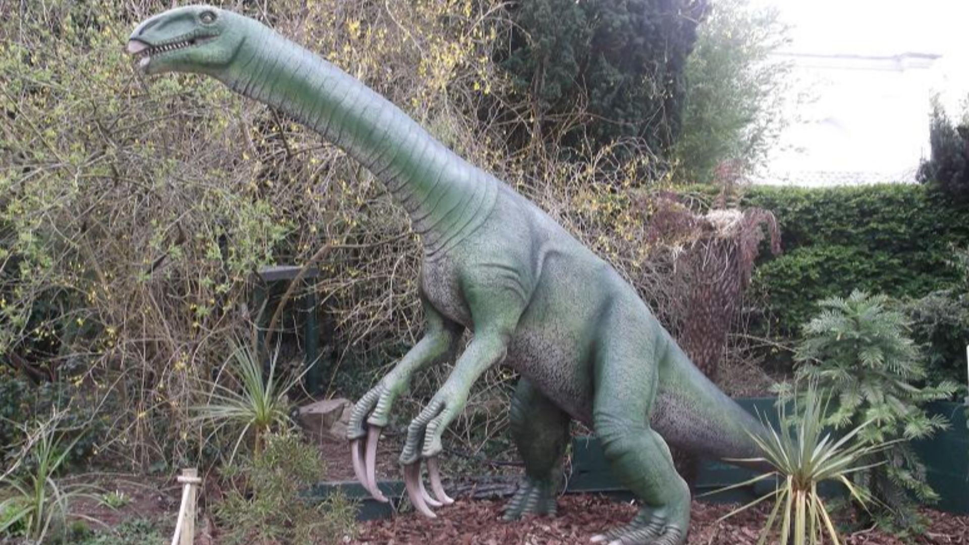 File:Dino - Therizinosaurus - 1.jpg