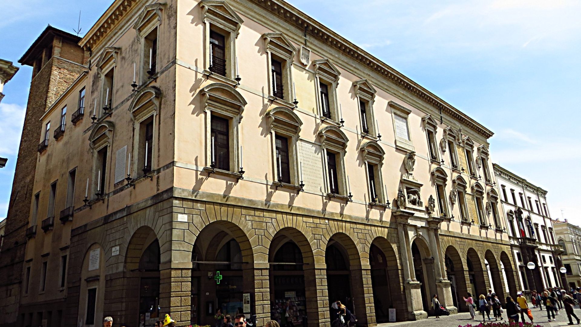 File:Università degli Studi di Padova - panoramio.jpg
