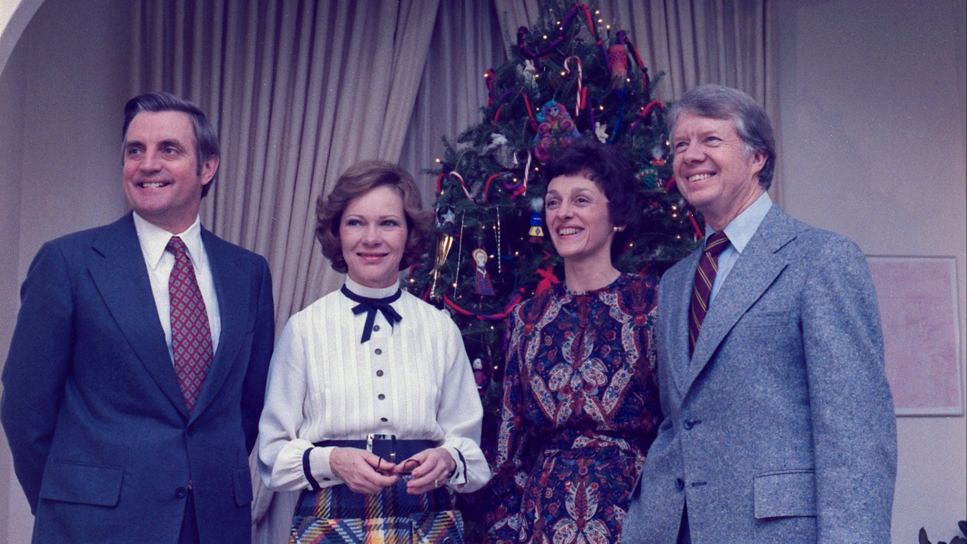 File:Walter Mondale, Rosalynn Carter, Joan Mondale and Jimmy Carter.jpg