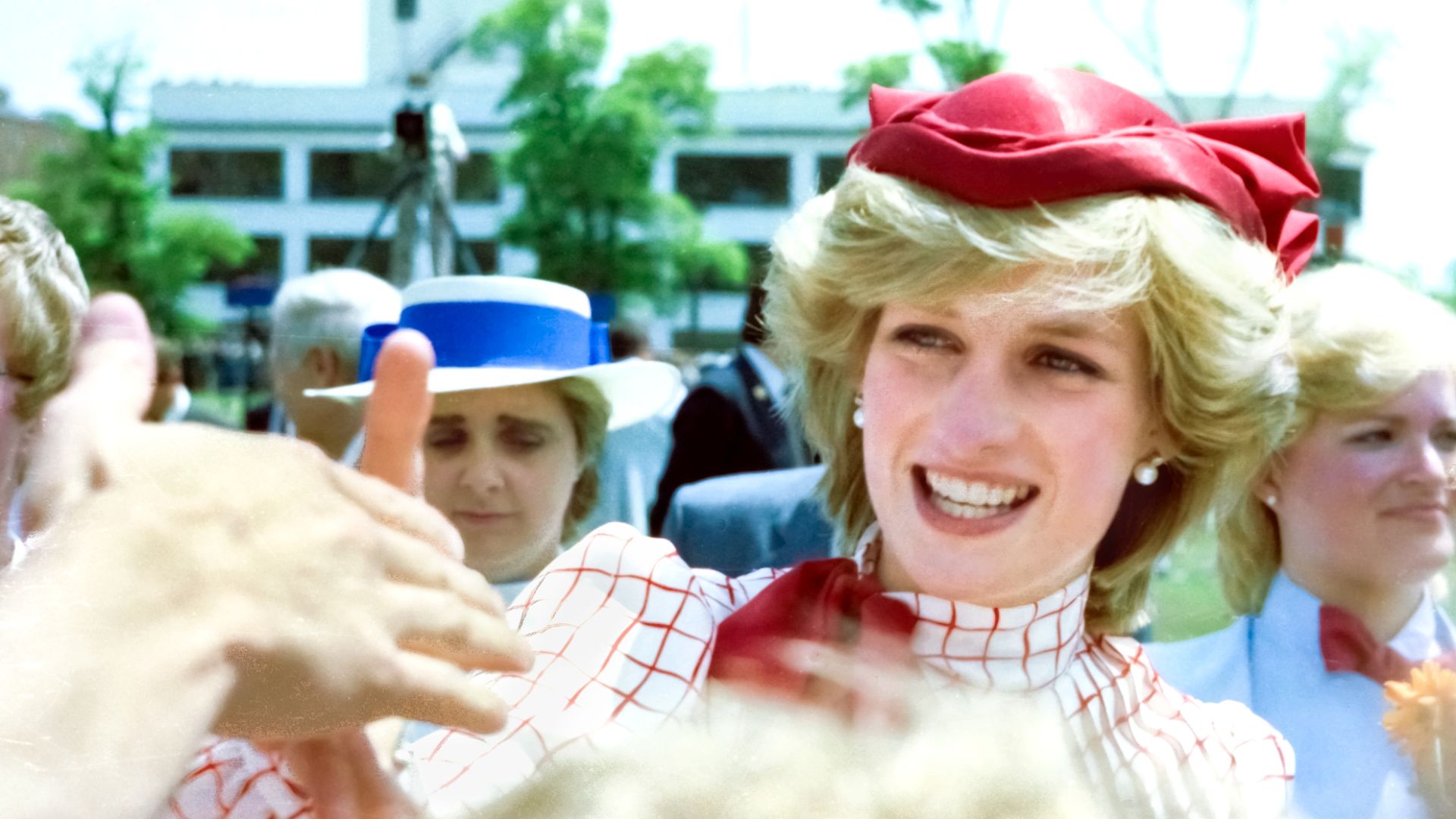 File:Diana visits Halifax.jpg