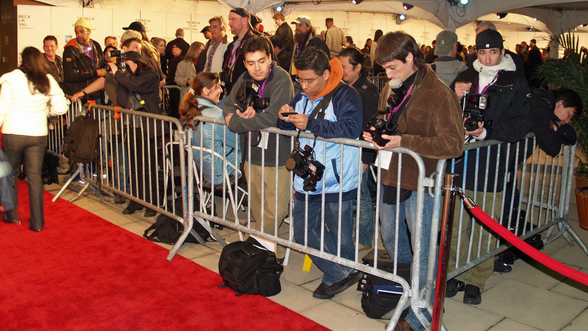 File:Paparazzi by David Shankbone.jpg