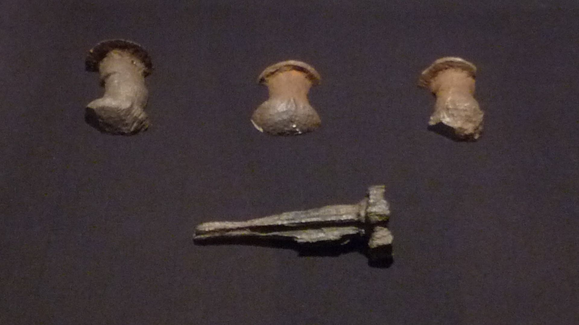 File:Titanic's Rivets.JPG