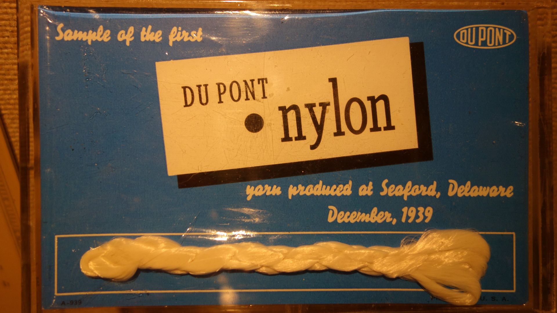 File:Sample of first DuPont nylon, December 1939 - Heritage Exhibit - Longwood Gardens - DSC00947.JPG