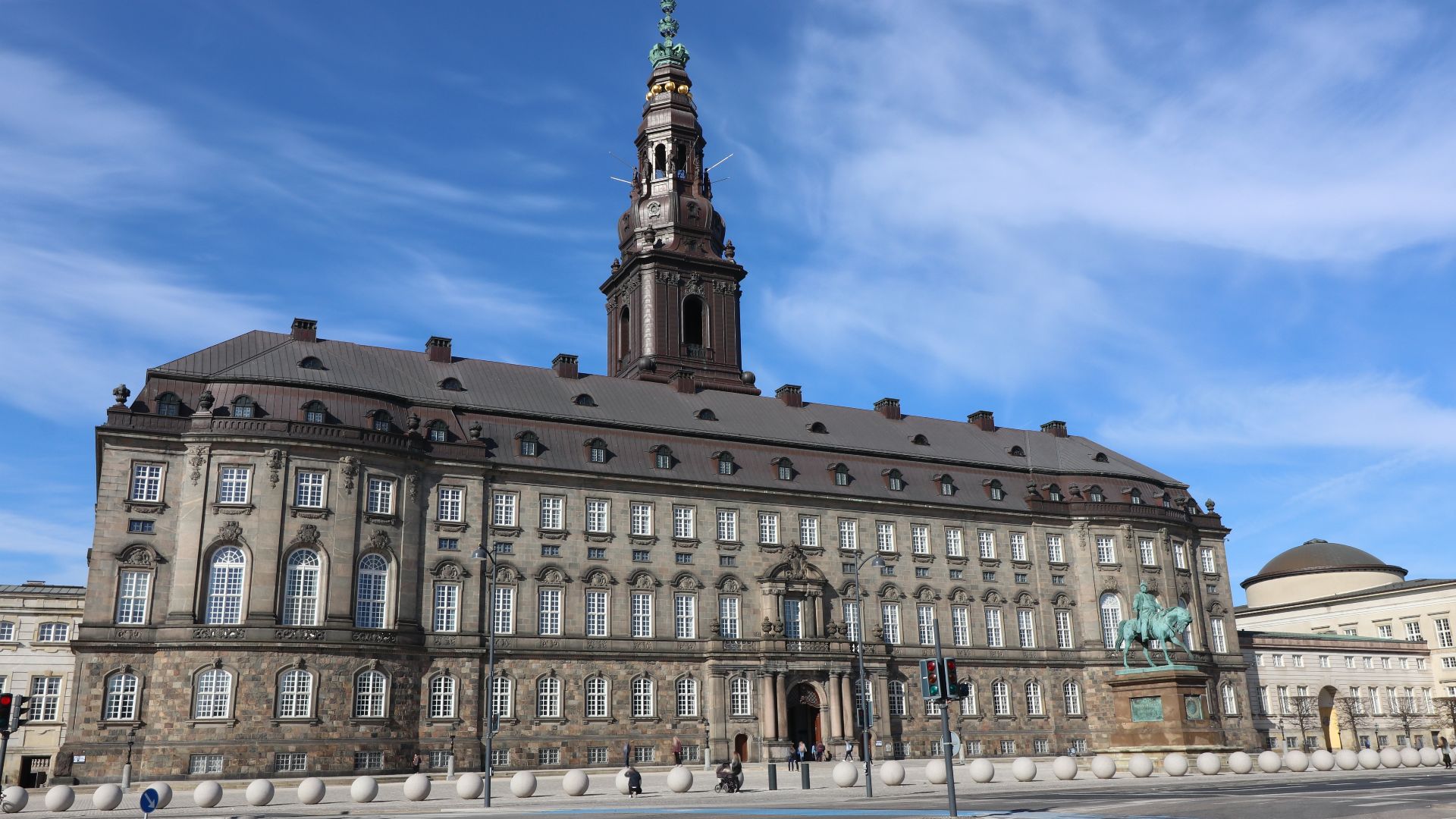 File:Christiansborg (Matthias Schalk).jpg