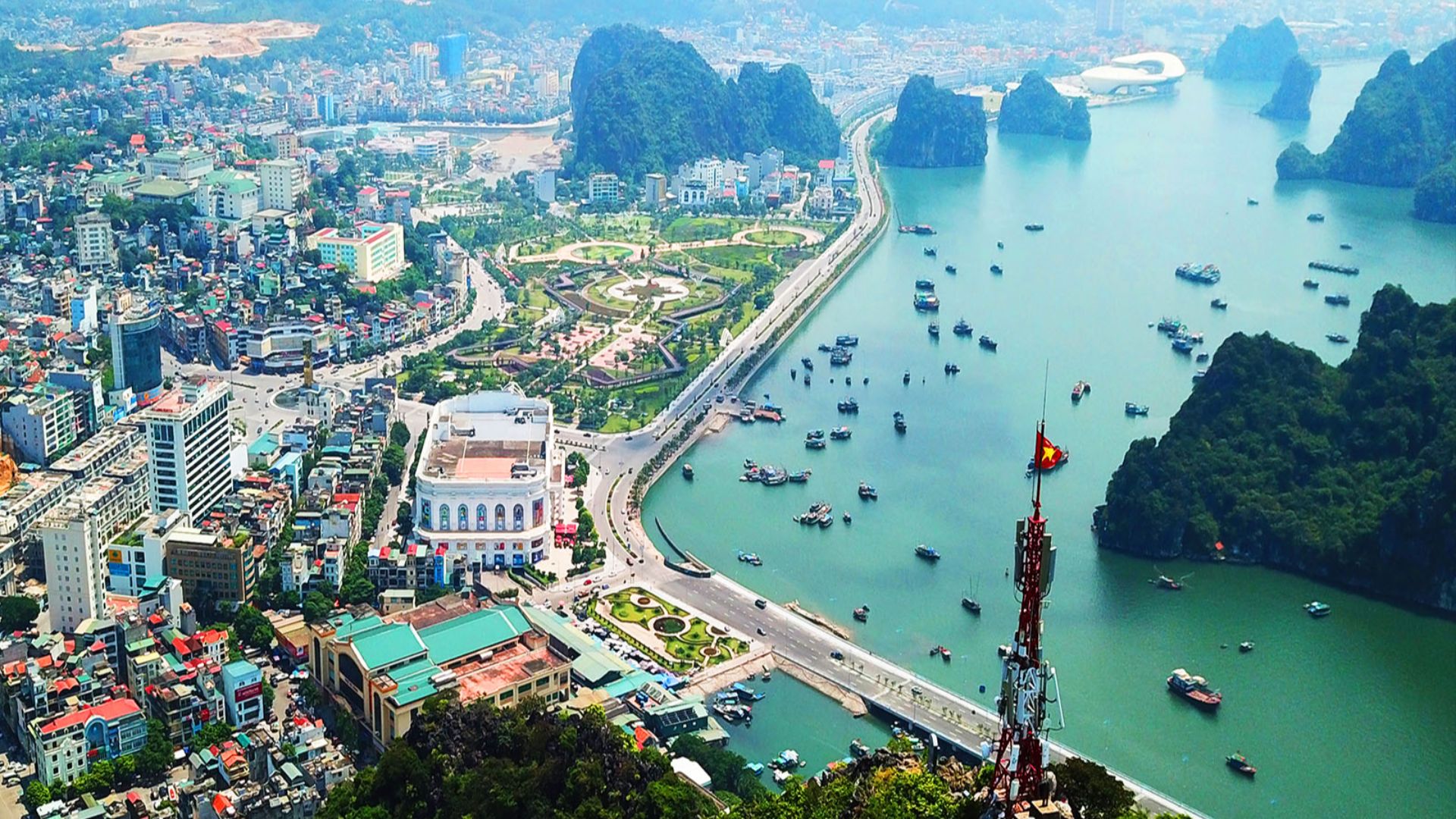 File:Ha Long 2019 taken by DJI FC220.jpg