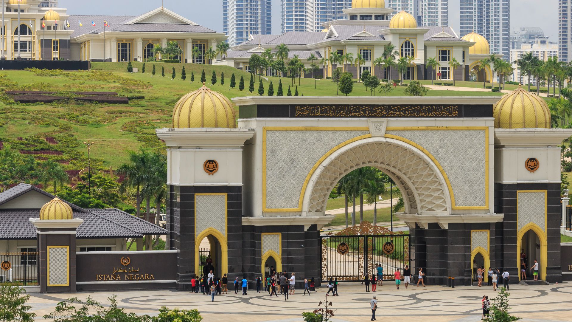 File:Kuala Lumpur Malaysia-Istana Negara-Jalan-Duta-03.jpg