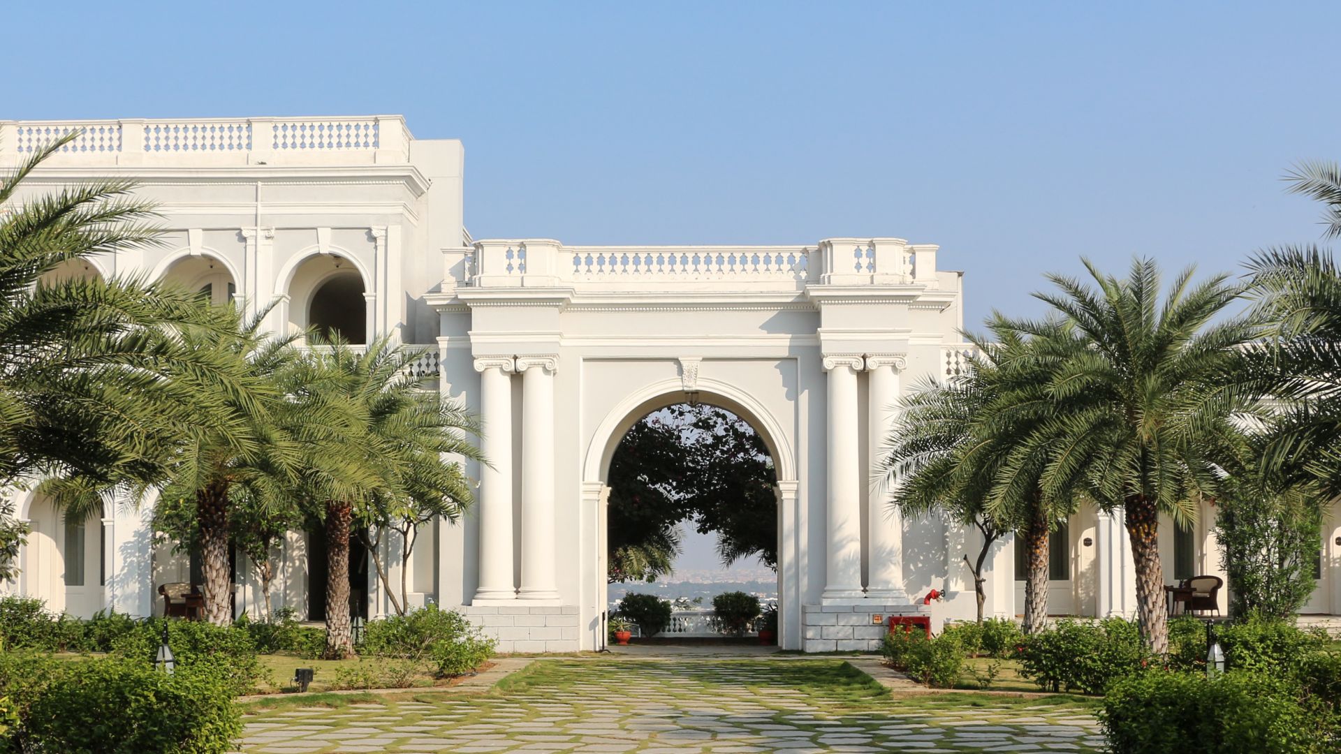File:Falaknuma Palace 04.jpg