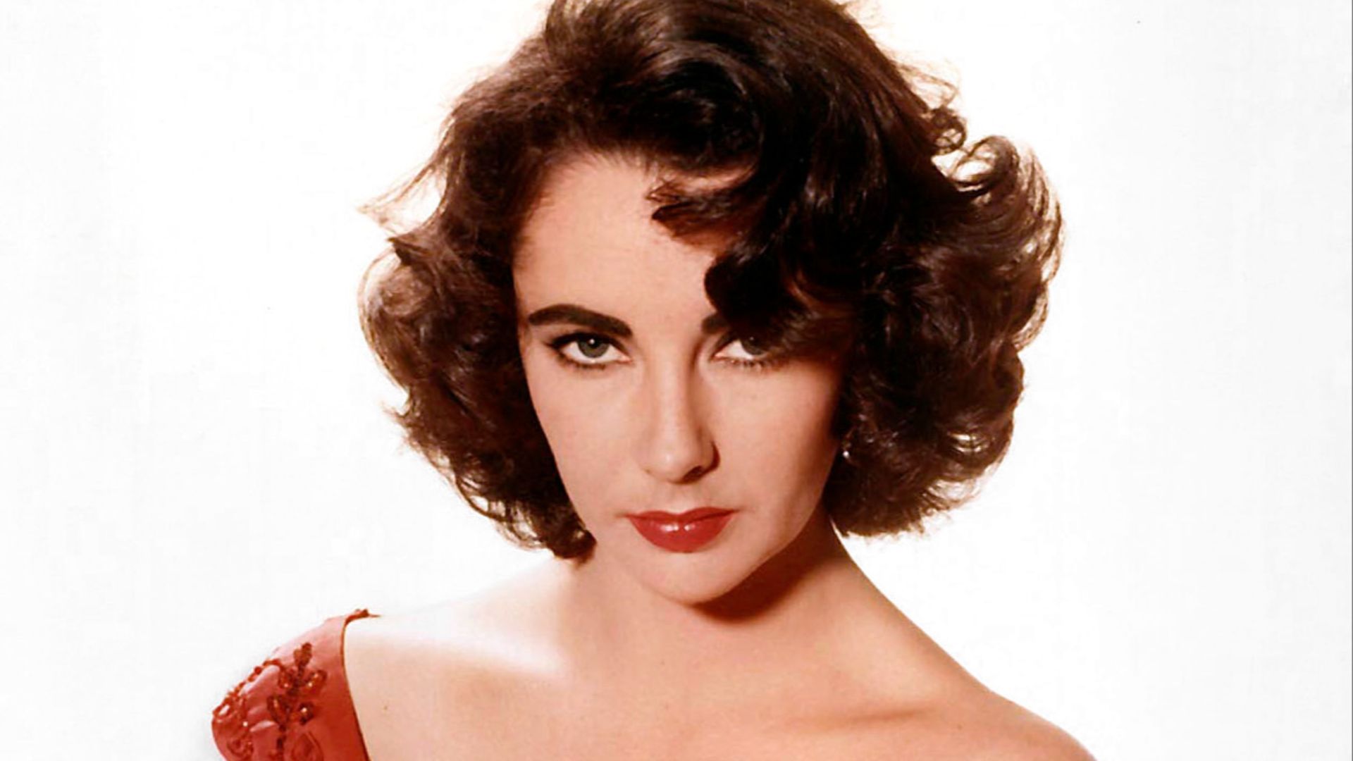 File:Taylor, Elizabeth posed.jpg