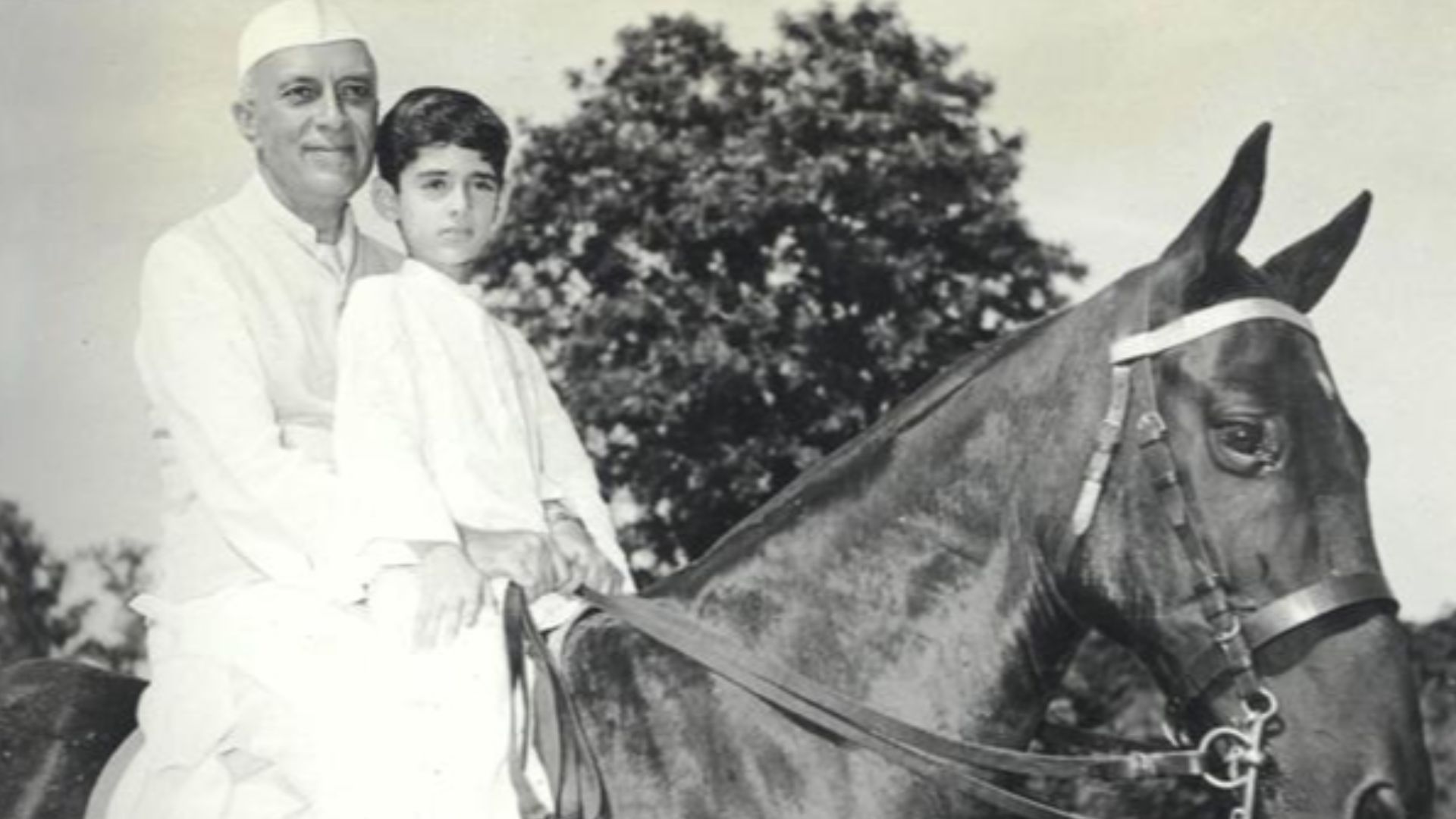 File:Jawaharlal Nehru and Rajiv Gandhi on horseback.jpg