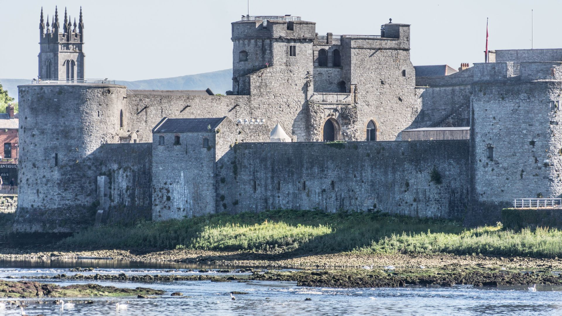 File:KING JOHN'S CASTLE (LIMERICK) REF-105812 (19053790935).jpg
