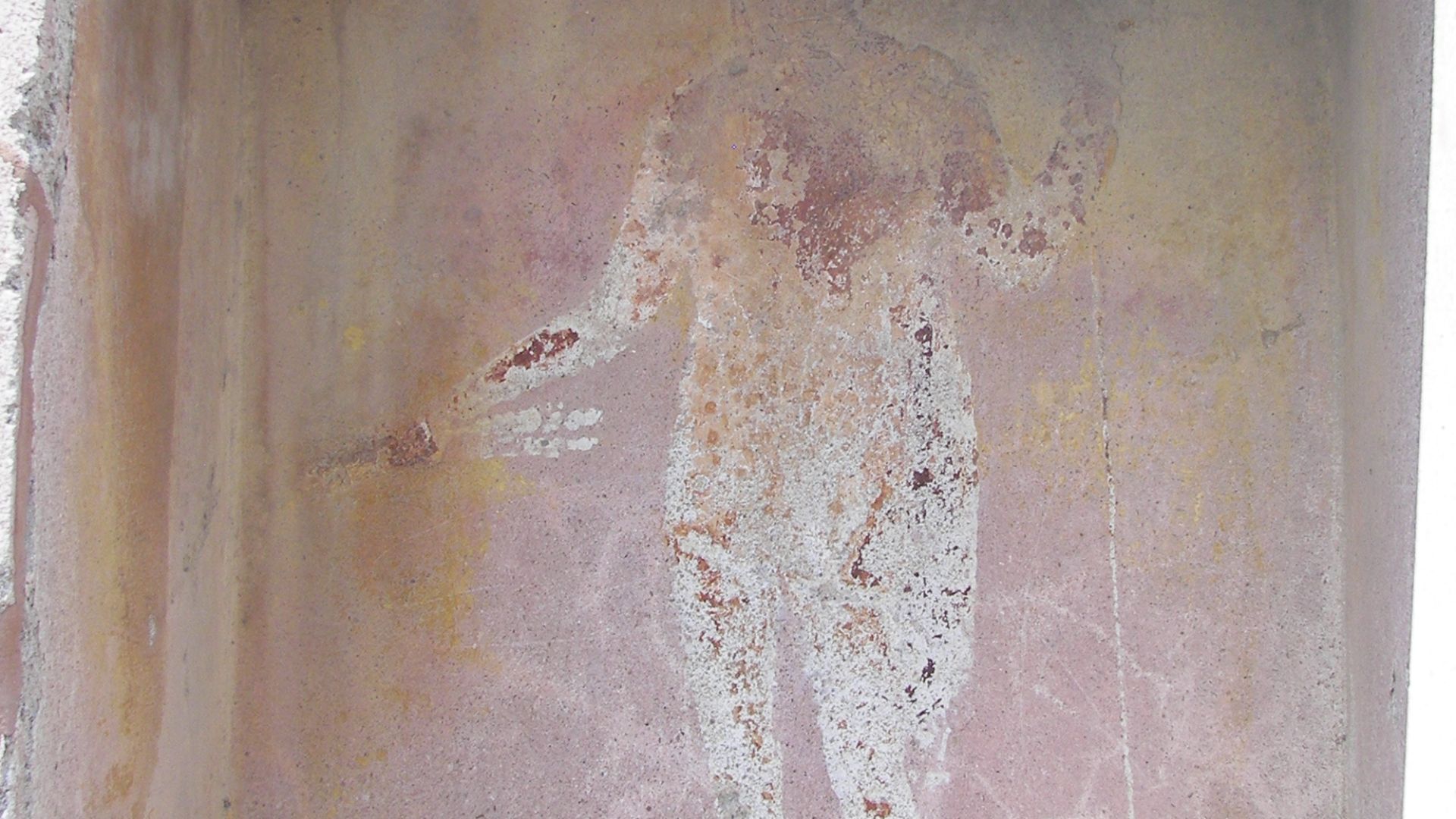 File:Pompeii niche.jpg