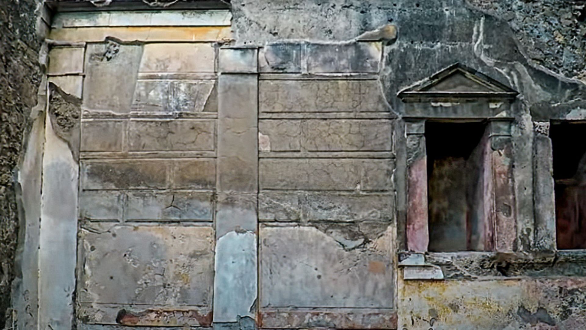 File:Lararia at the House of the Faun Pompeii Walk.jpg