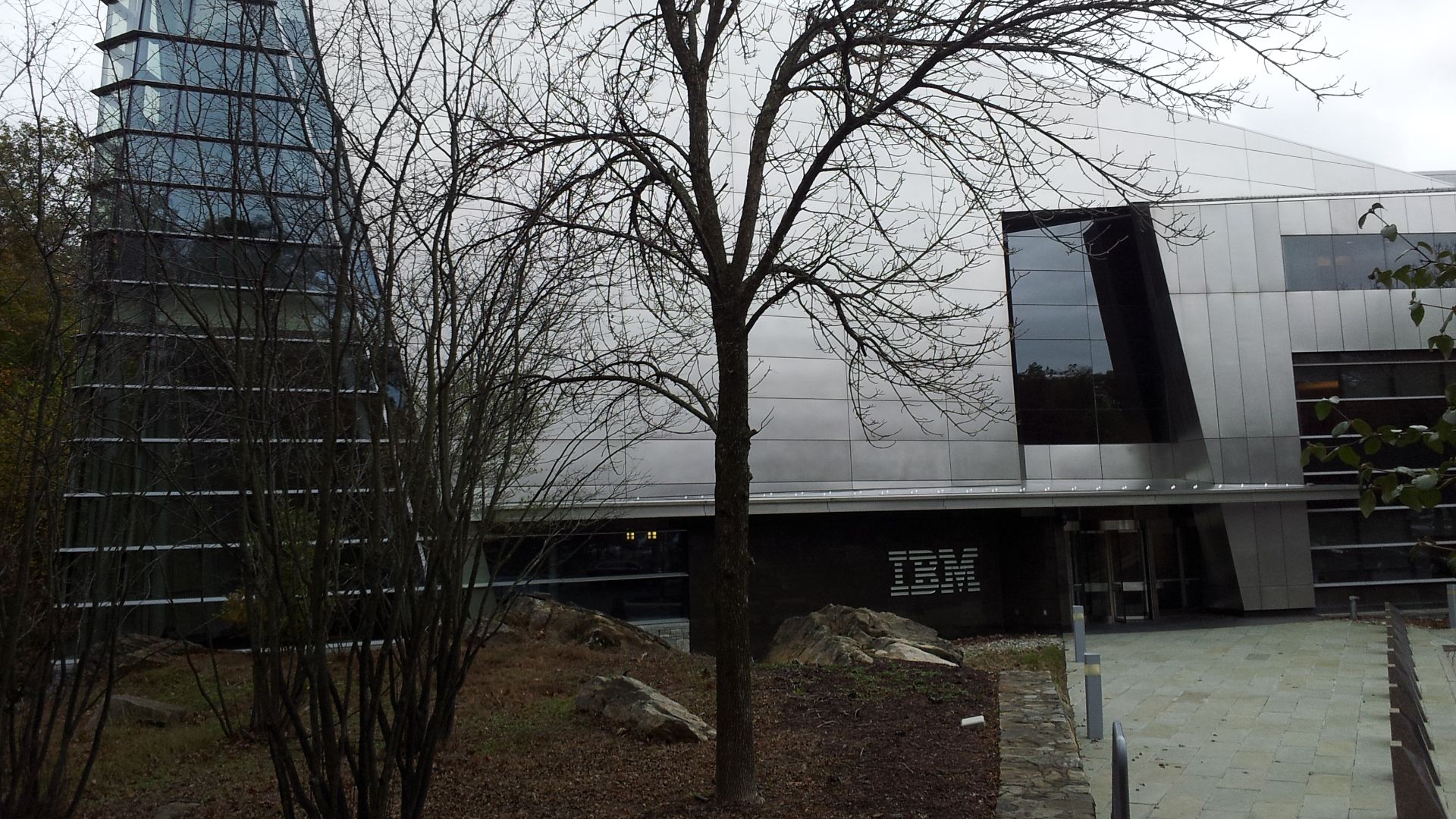 File:IBM CHQ - Oct 2014.jpg