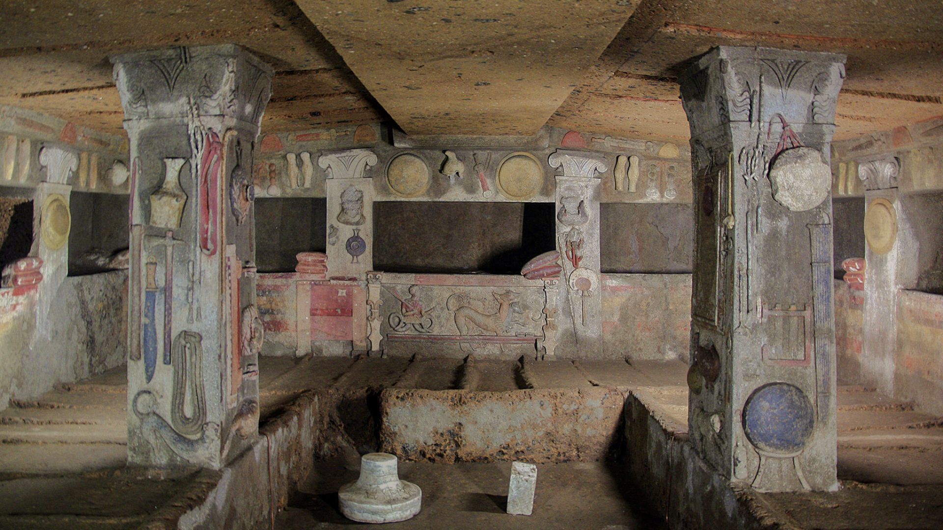 File:Tomba dei Rilievi (Banditaccia).jpg