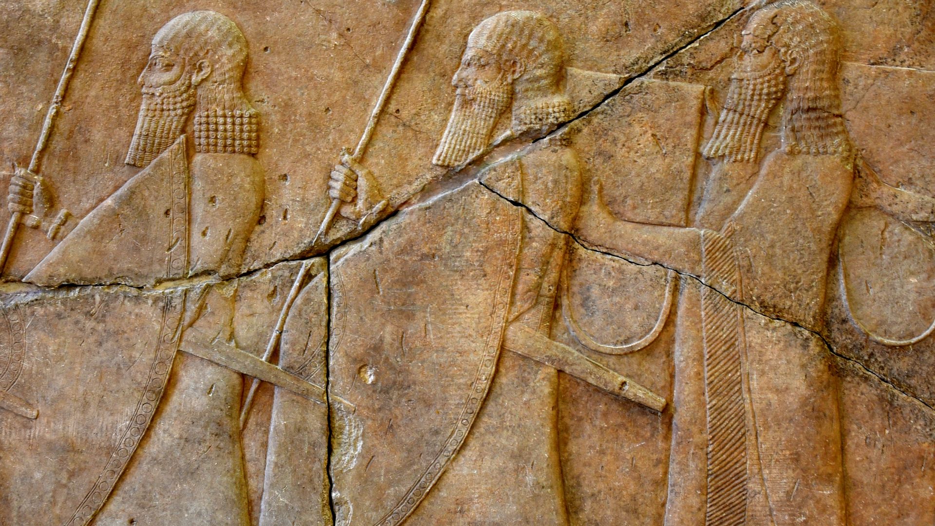 File:Alabaster bas-relief, procession of Assyrian soldiers and musicians carrying rectangular drums, reign of Sennacherib, from Nineveh, Iraq. 7th century BCE. Pergamon Museum, Berlin.jpg